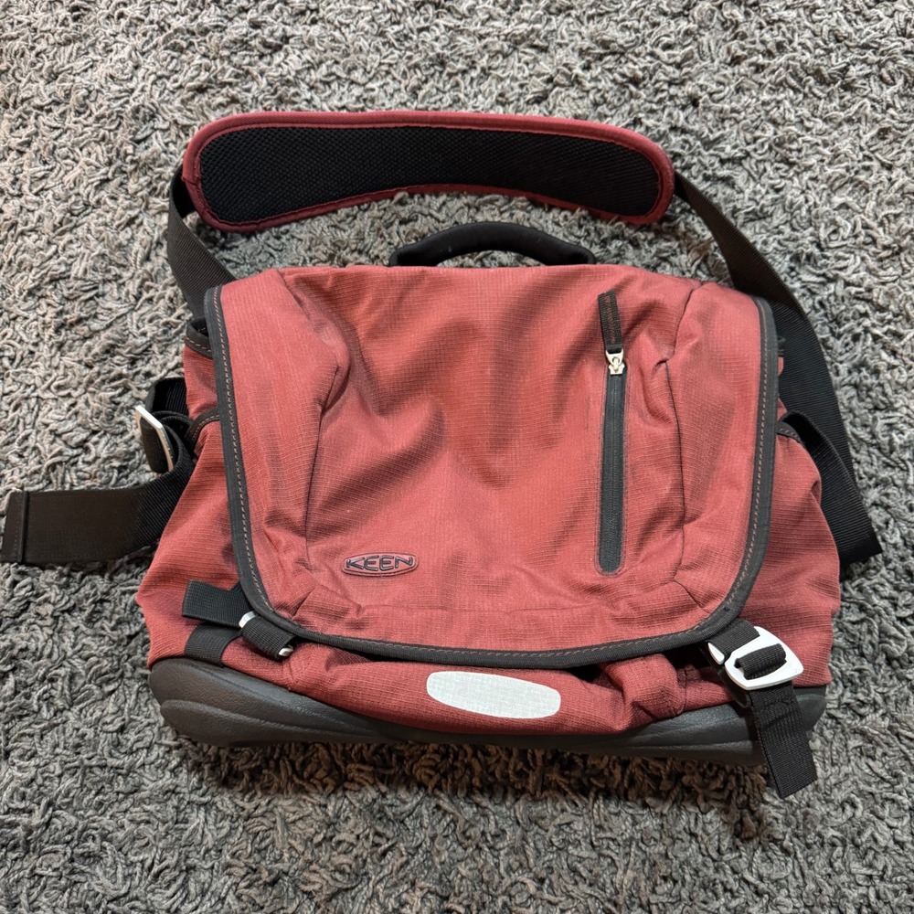 KEEN Messenger Bag Commuter Shoulder Travel Laptop Tablet‎ Satchel Red